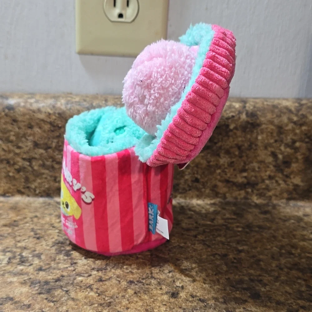 Bark Beg & Hairy's Pink and Teal Ice Cream Toy‎ NWT Size Small 0-20 Pounds